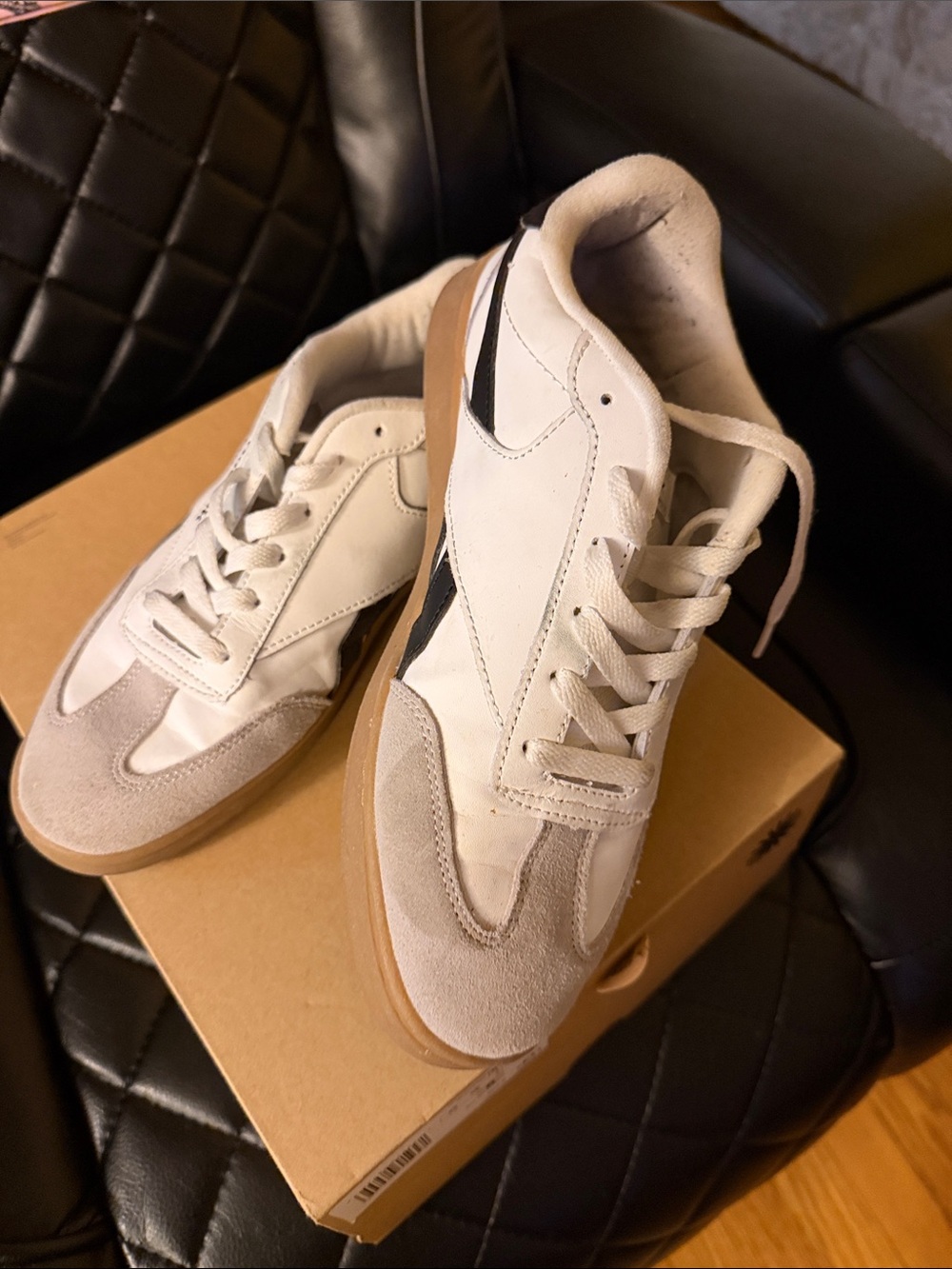 Reebok Men's White, Beige & Gum Retro Sneakers